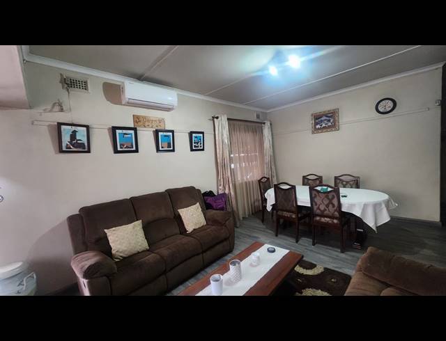 5 BEDROOM FREESTANDING FOR SALE IN ALLANDALE